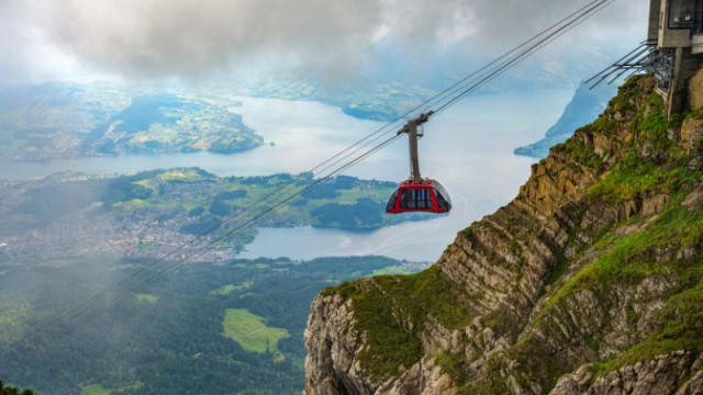 Кабина на лифт падна в Швейцария, поне един е загинал